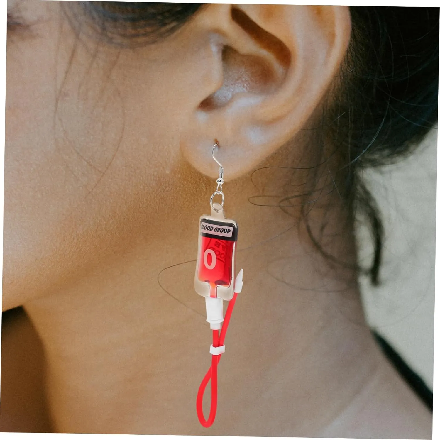 Amosfun 2 Pairs Simulated Blood Bag Earrings Cute Earring Halloween Party Earrings Blood Bag Charm Earring Blood Bag Keychain Earrings Dangling Blood Charm Earrings Drop Earrings Plastic