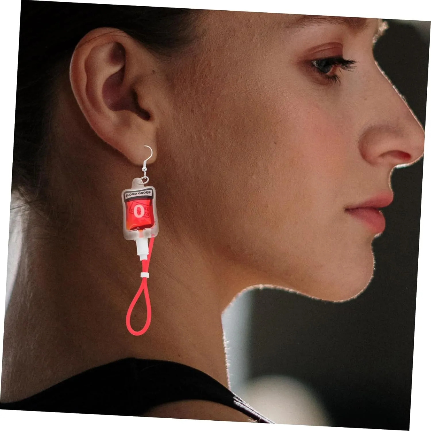 Amosfun 2 Pairs Simulated Blood Bag Earrings Cute Earring Halloween Party Earrings Blood Bag Charm Earring Blood Bag Keychain Earrings Dangling Blood Charm Earrings Drop Earrings Plastic