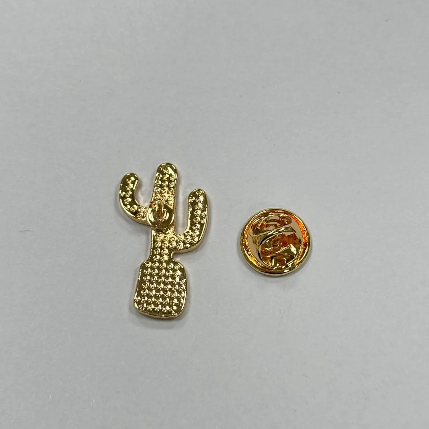 Cactus Brooch Artist Shiny Jewelry Art Student Graduation Souvenir Brooch Drip Oil Painted Enamel Pin Suitable for Hat Jacket Canvas Bag