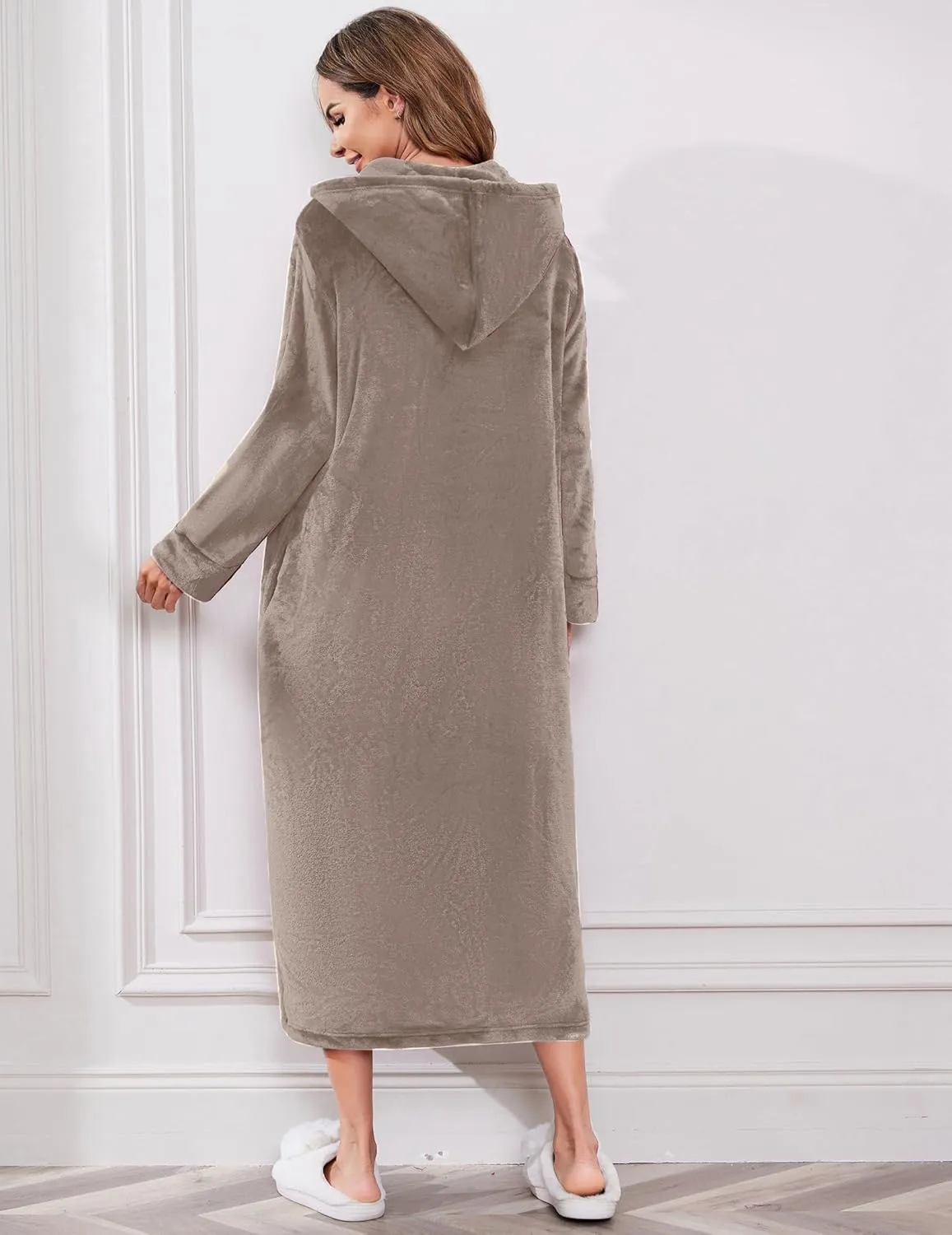 Ekouaer Fleece Robes for Women Hooded Plush Zipper Front Long Bathrobe Flannel Warm House Robe Sleepwear with Pockets