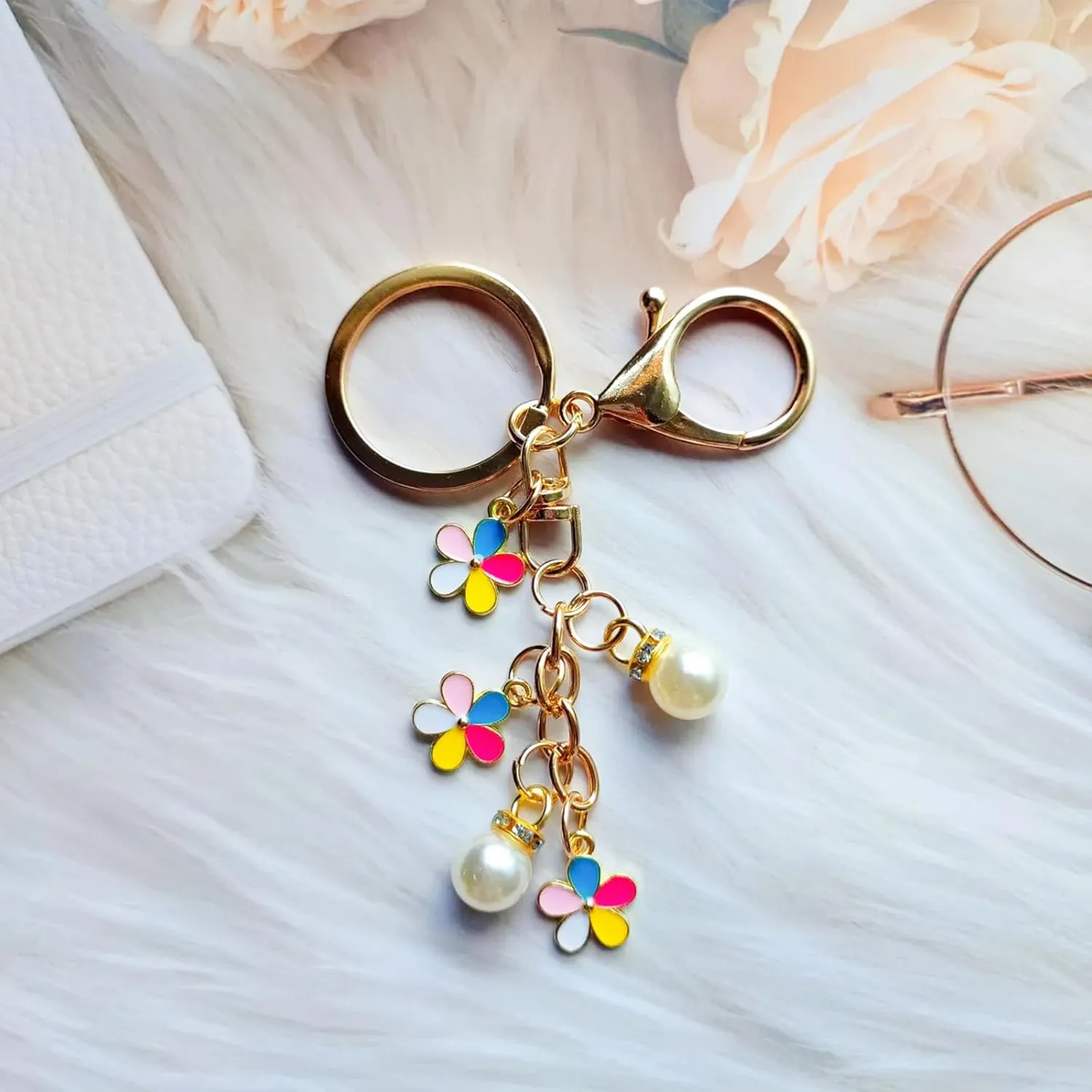 Flower Keychain Cherry Blossom Charm for Key Cute Keyring for Women Girls Handbag Backpack Purse Bag