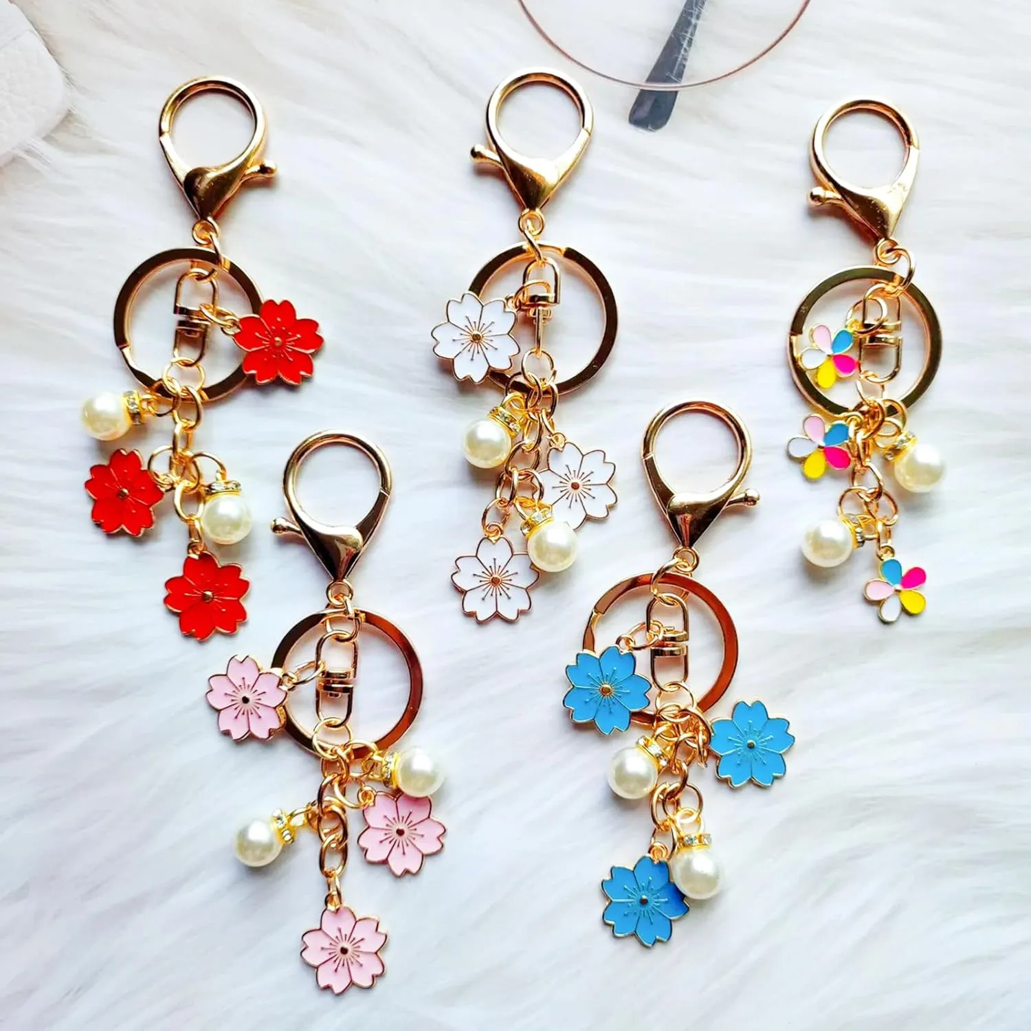 Flower Keychain Cherry Blossom Charm for Key Cute Keyring for Women Girls Handbag Backpack Purse Bag
