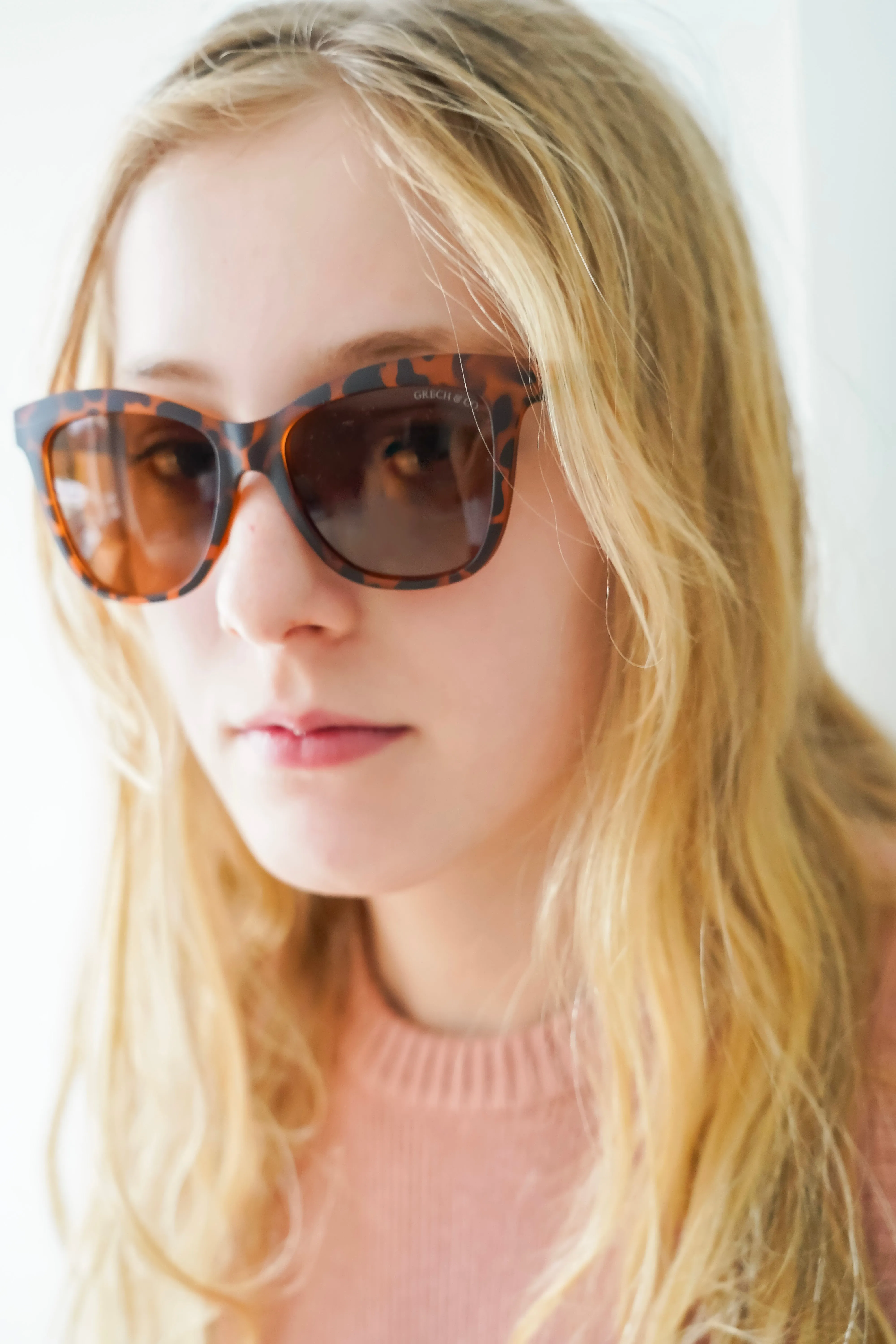 Iconic Wayfarer Ombre  | Polarized Sunglasses | Adult | 15  Y | Mauve Rose Ombre