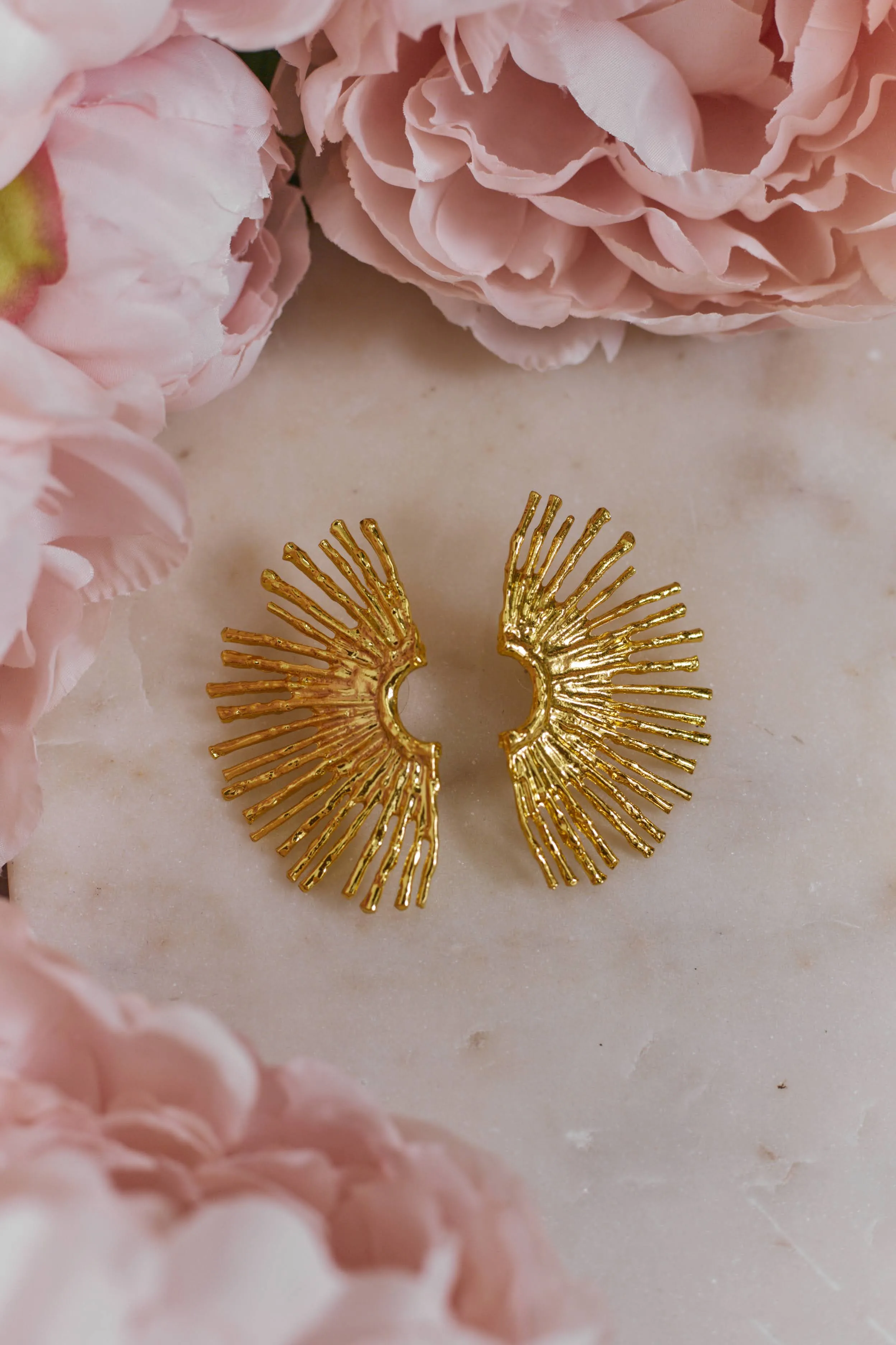 Pretty On Point Sunburst Earrings - Gold