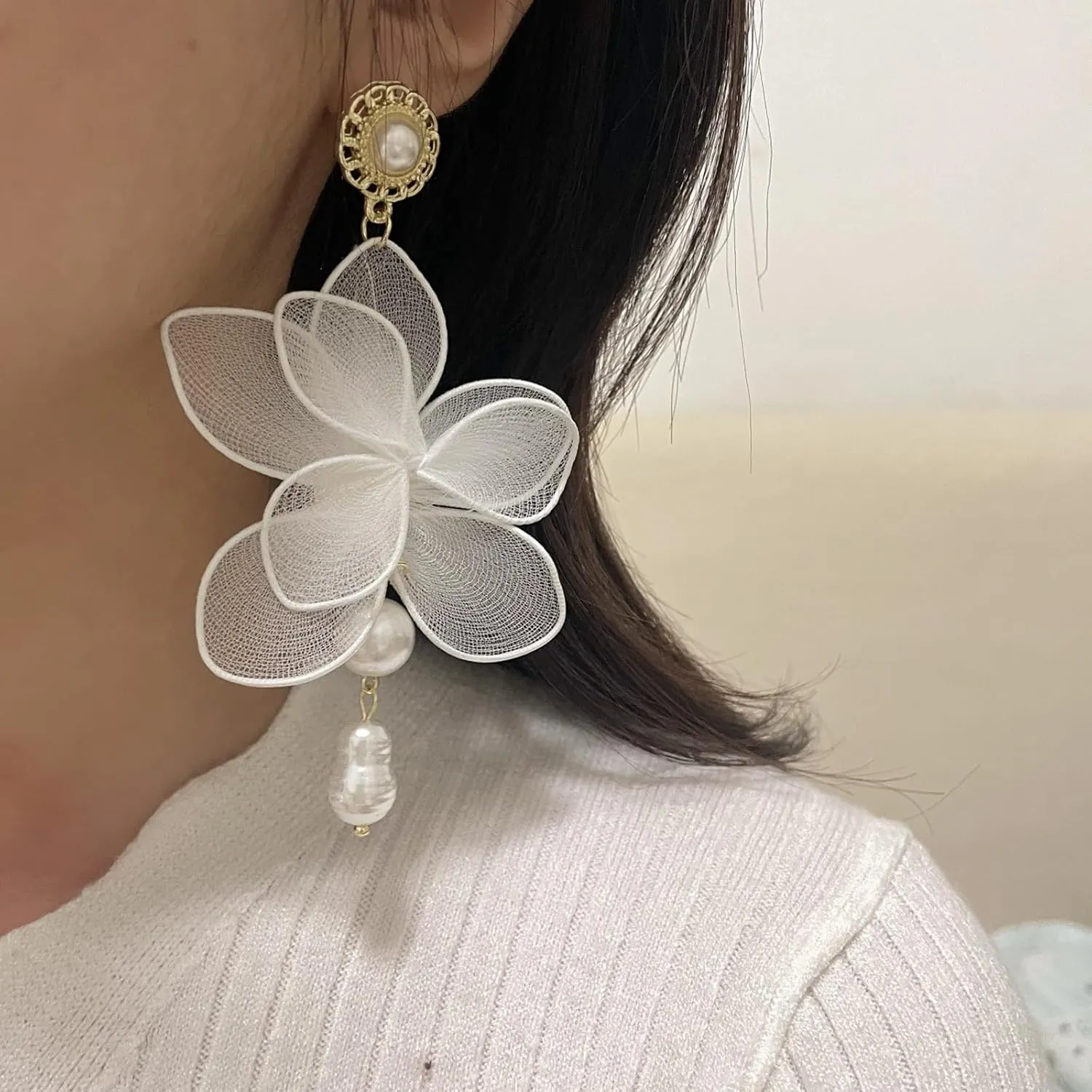 Red Rose Flower Earrings for Women Boho White Red Floral Petal Earrings Pearl Rhinestone Wedding Drop Dangle Earring for Bridesmaids Gifts