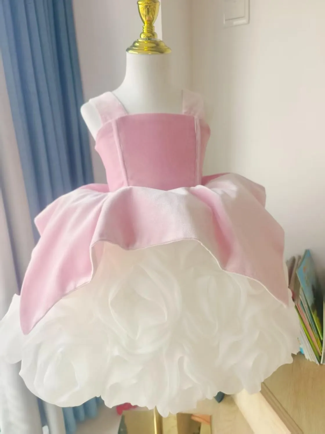 Velvet Mini Flower Girl Dress A line Floral Ruffles Girls Prom Pageant Birthday Party Dresses with Detachable Sleeves